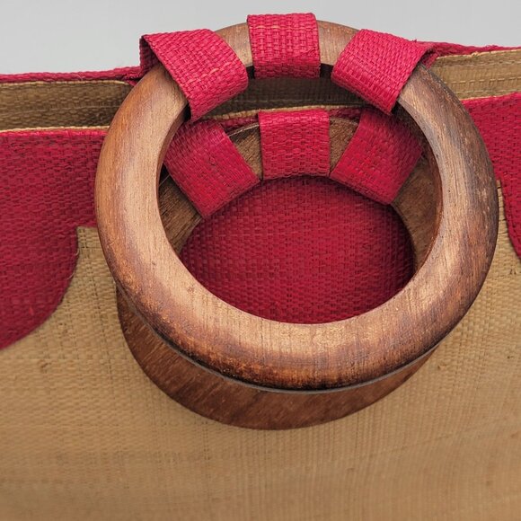 Natural Jute Tote Bag With Red Scallop Design & Wooden Ring Handles - Picture 9 of 16